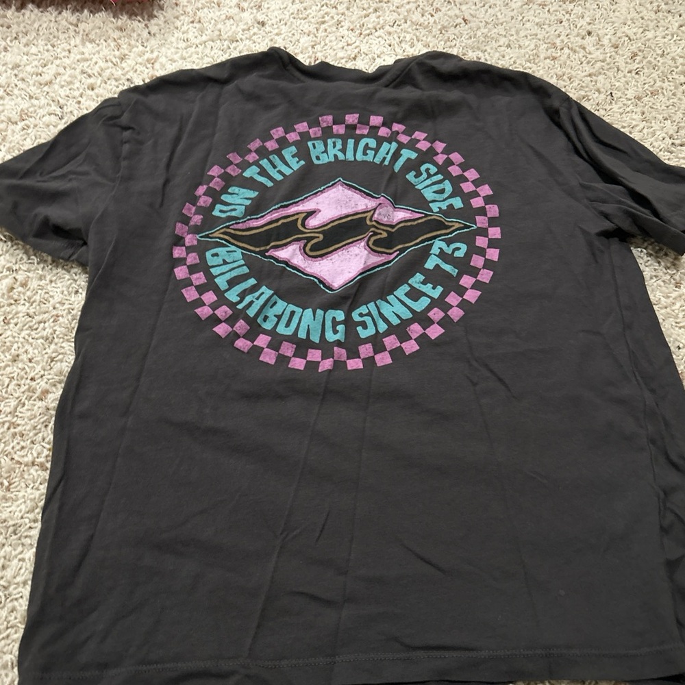 Grey Billabong tee